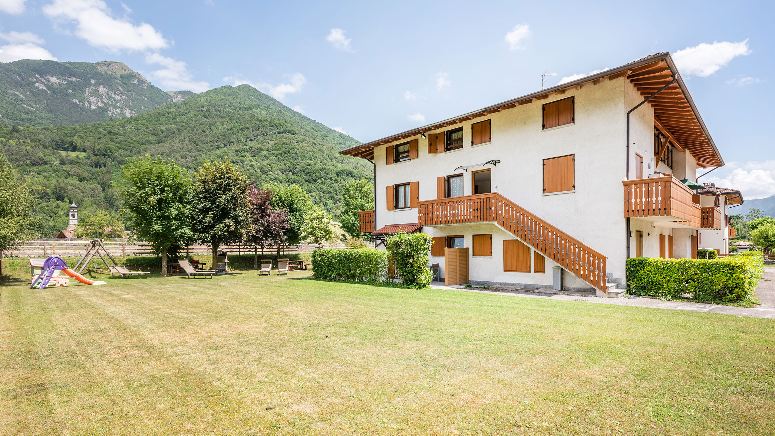 Crosina Holiday - appartamenti vicino al Lago di Ledro in Trentino per una vacanza in coppia o in famiglia  Benvenuti a Casa Lucia
