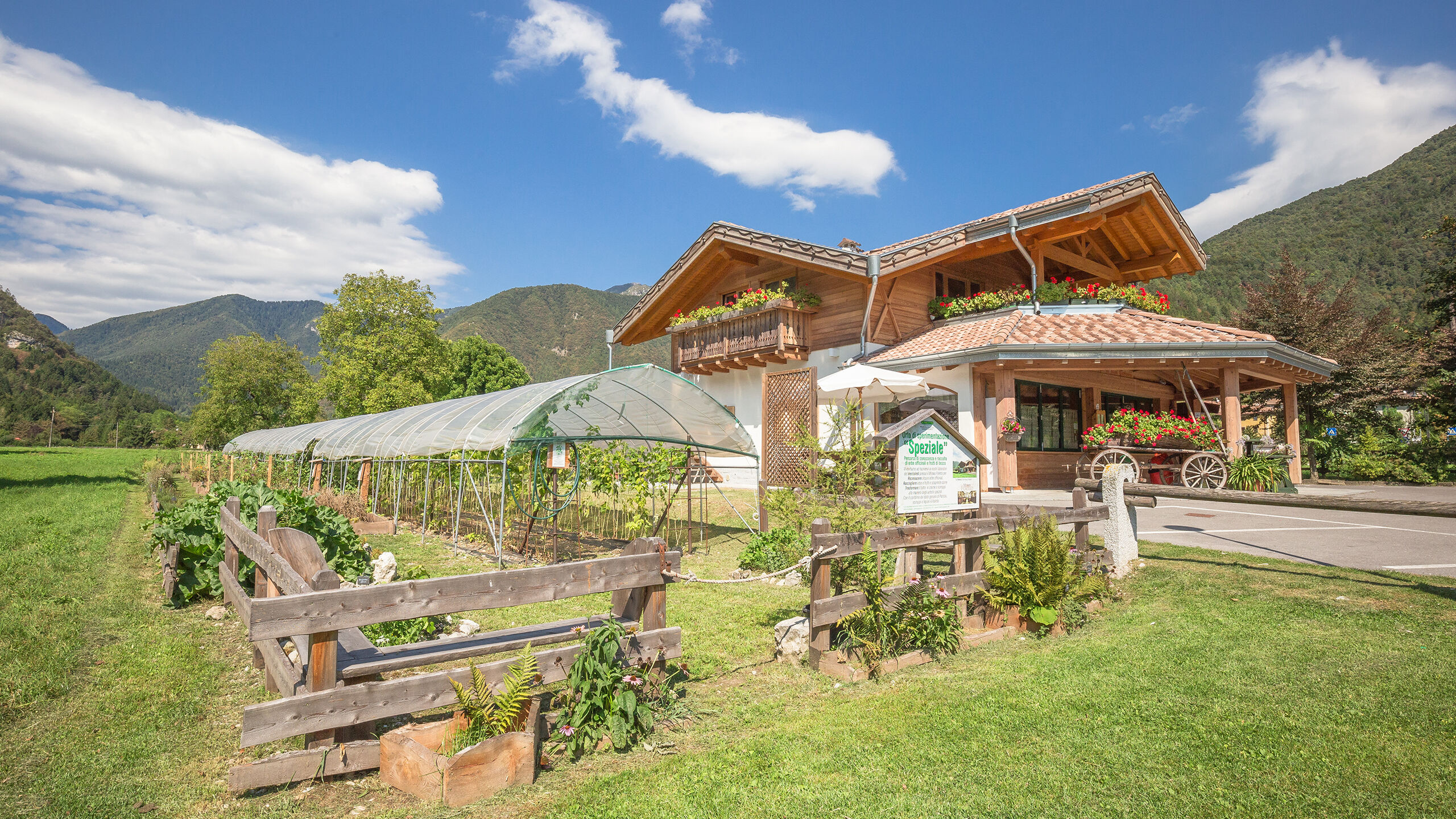 Crosina Holiday – Ferienwohnungen in der Nähe des Ledrosees im Trentino für einen Paar- oder Familienurlaub Willkommen in der B&B Fattoria della Patty